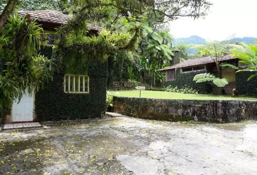 هتل Lejartre S Retreat