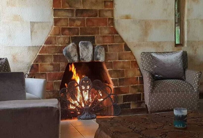 هتل Lejartre S Retreat