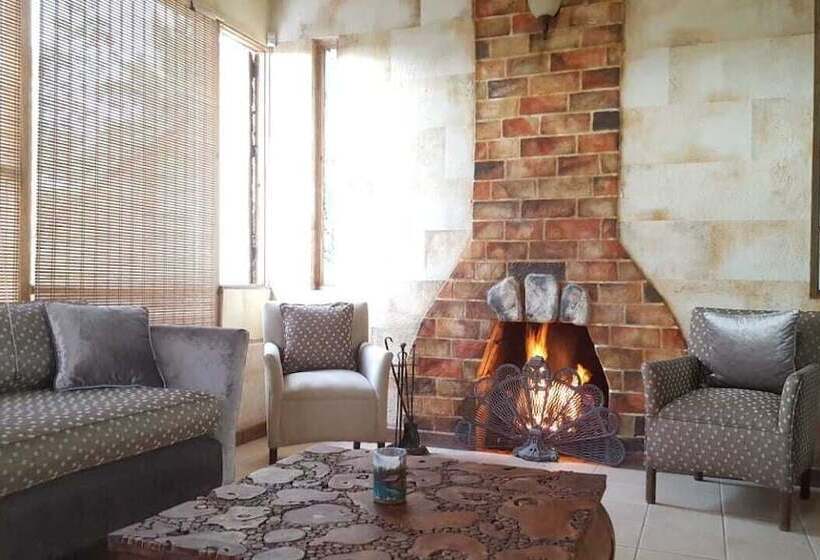 هتل Lejartre S Retreat