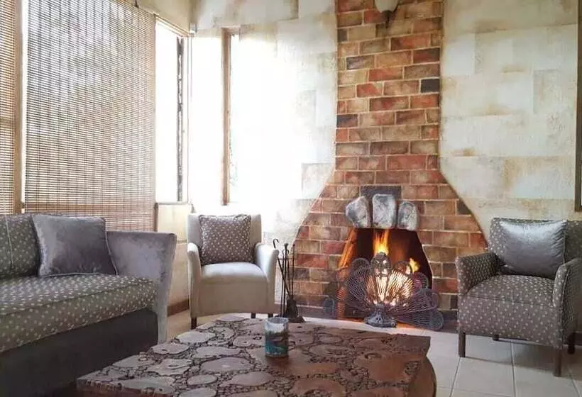 هتل Lejartre S Retreat