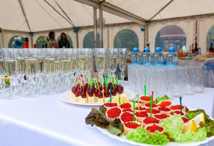 ホテル Pansionat Parus