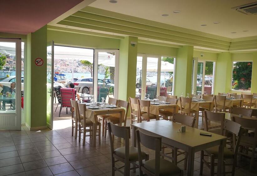 ホテル Poros Vista