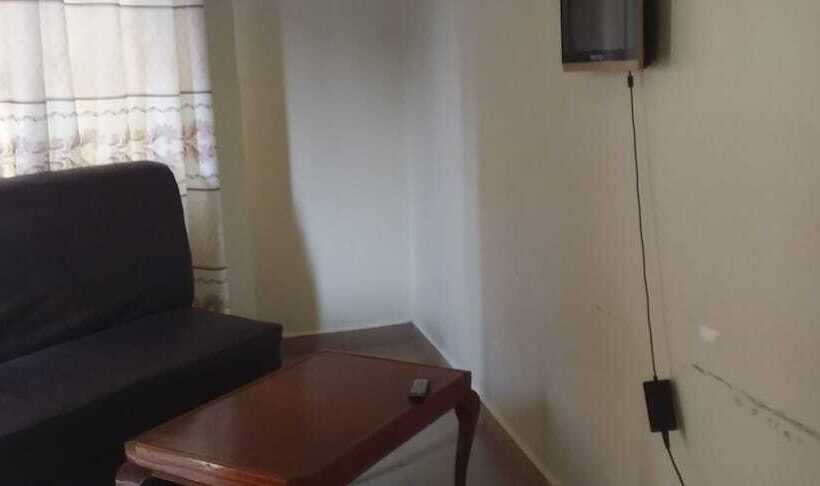 هتل Senevin Gardens