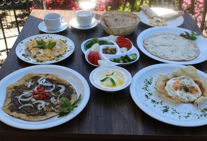 هتل The Ranch   Lodge & Equestrian Center