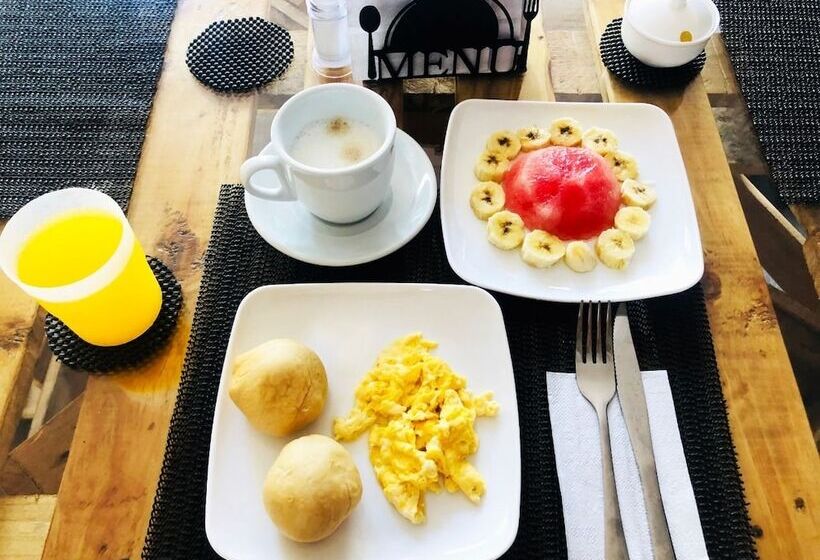 La Vie En Rose Maison   Hostel