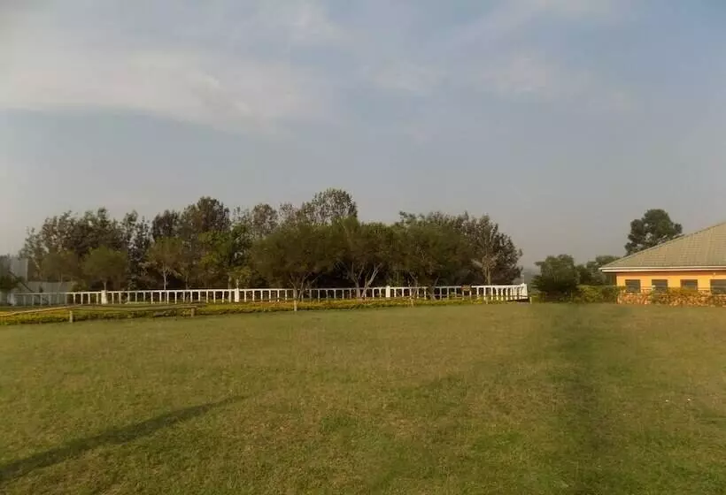 پانسیون Heritage Country Club