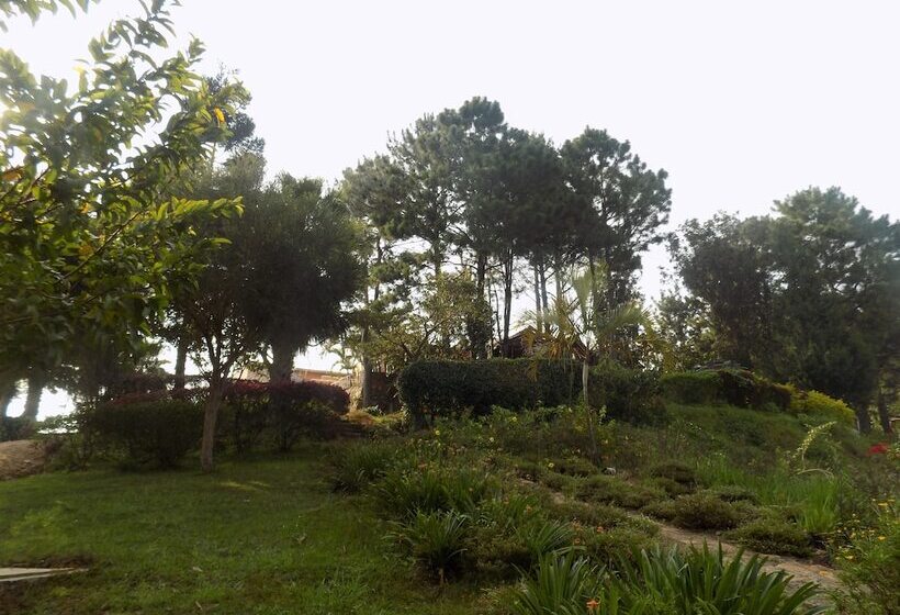 پانسیون Heritage Country Club