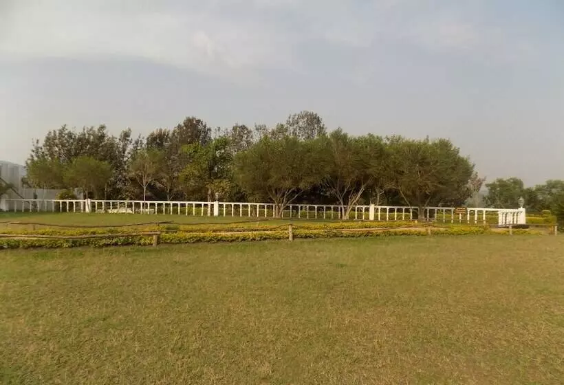 پانسیون Heritage Country Club