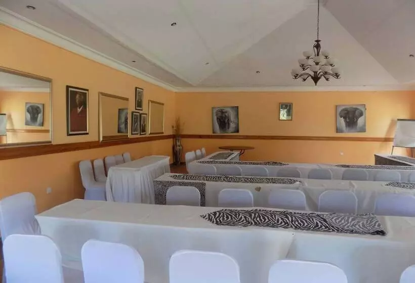 پانسیون Heritage Country Club