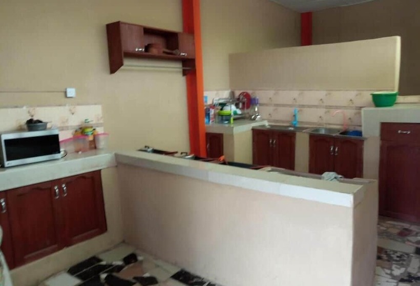 پانسیون Holis Resort