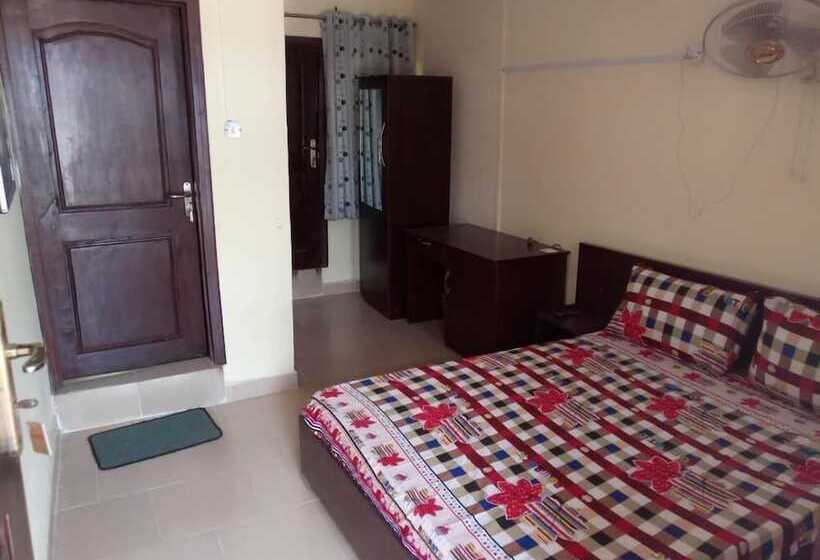 پانسیون Holis Resort