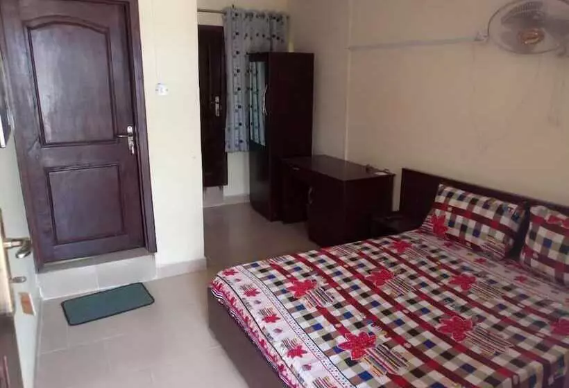 پانسیون Holis Resort