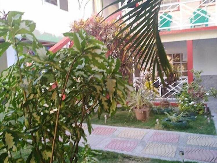 تختخواب و صبحانه Posada Valerie Home