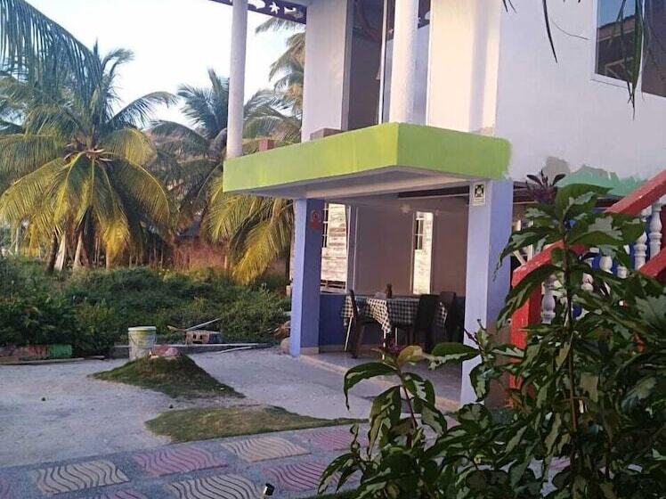 تختخواب و صبحانه Posada Valerie Home