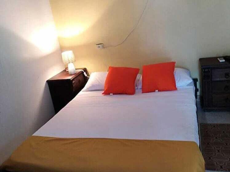 تختخواب و صبحانه Posada Valerie Home