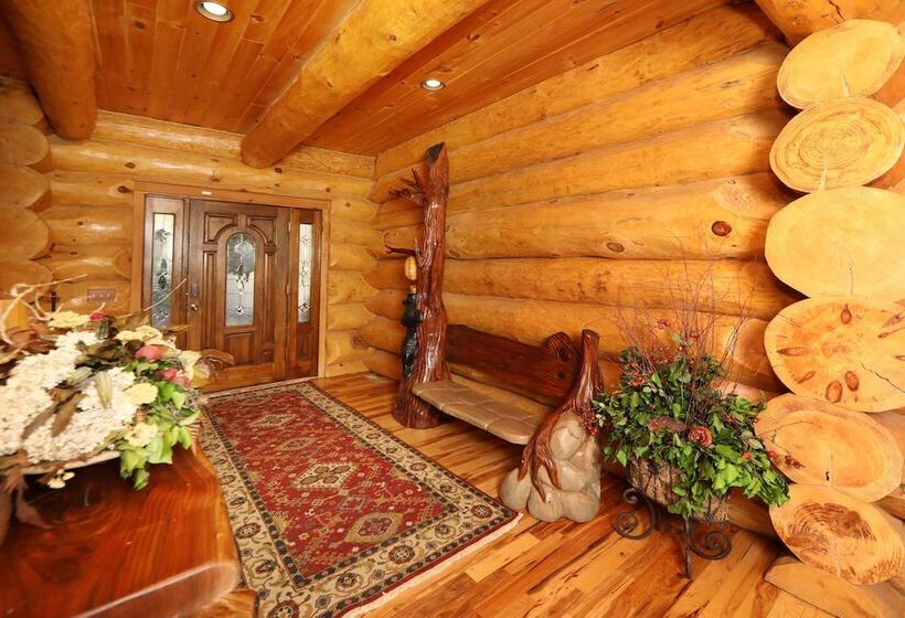 Grampy Camp Lodge At Gatlinburg