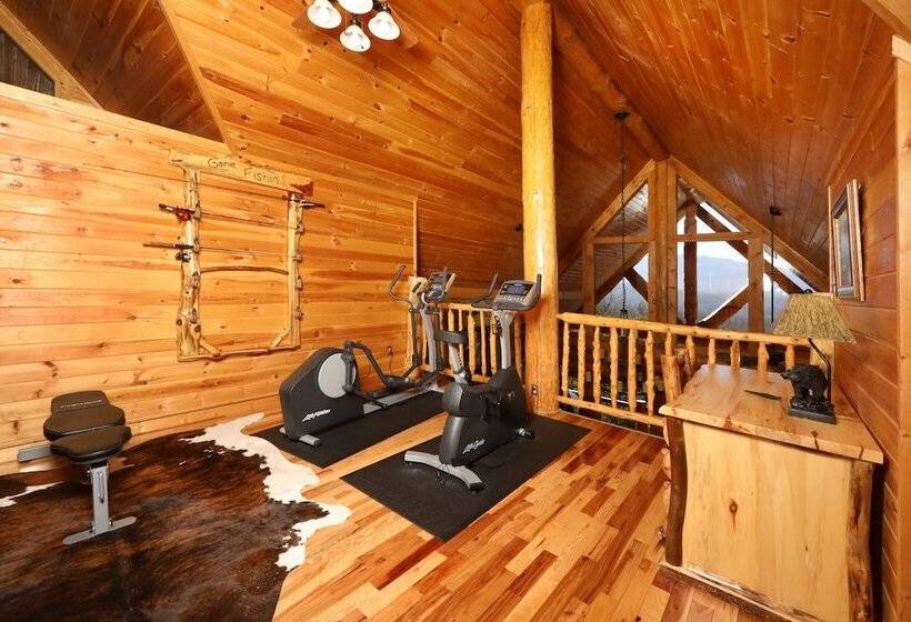 Grampy Camp Lodge At Gatlinburg