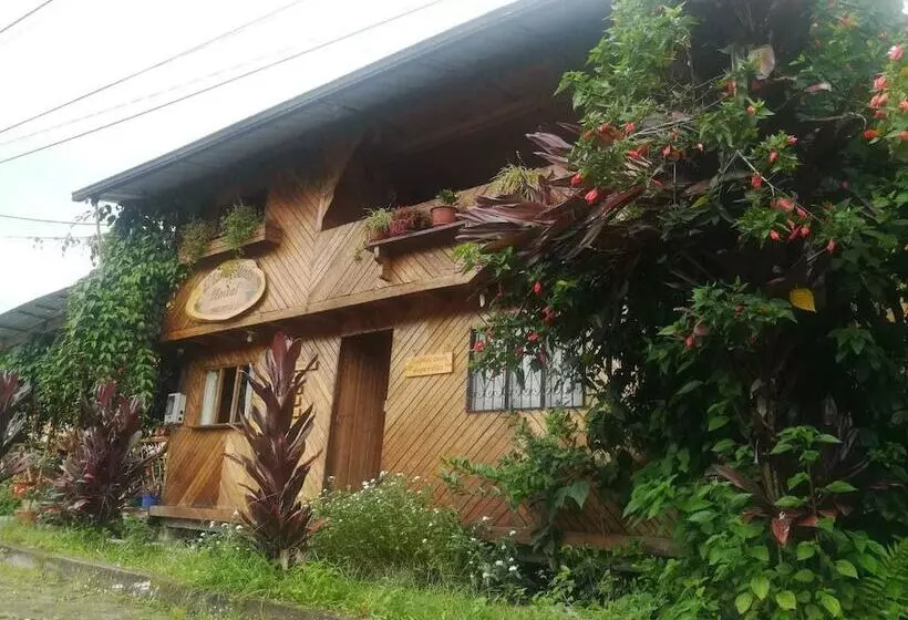 Hostal El Edén De Mindo