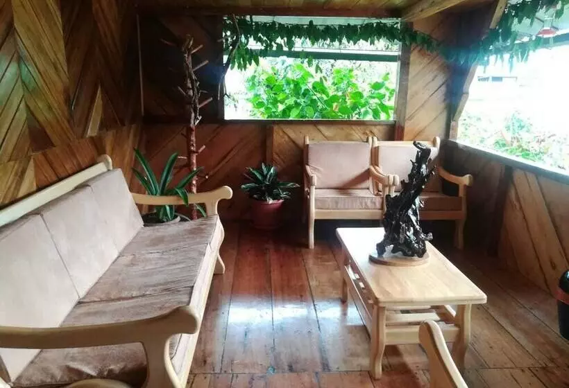 Hostal El Edén De Mindo