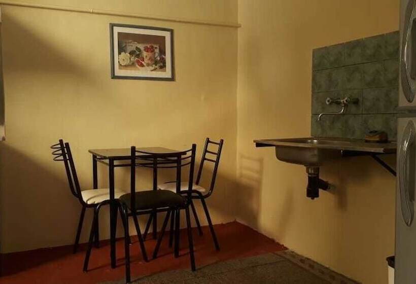 مسافرخانه San Carlos