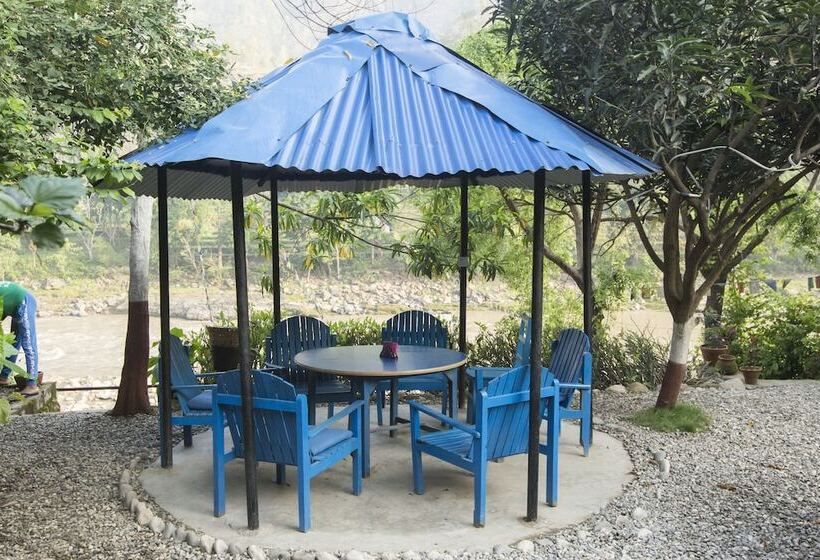 هتل Trishuli Riverside Resort