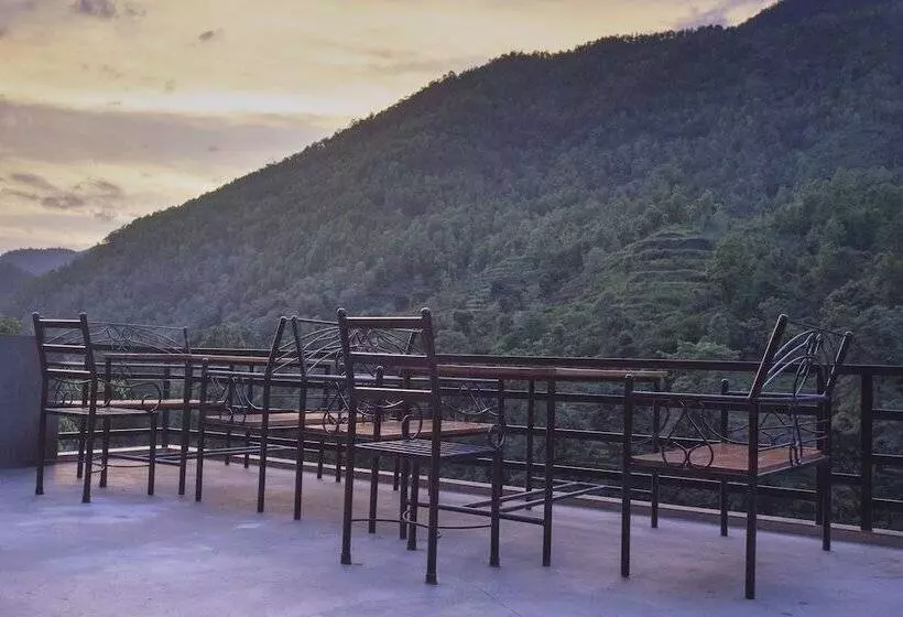 هتل Trishuli Riverside Resort