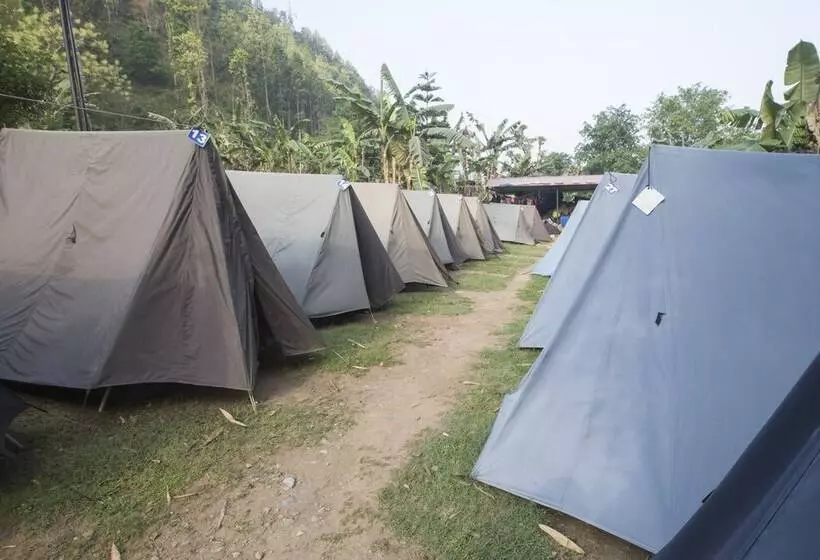 هتل Trishuli Riverside Resort