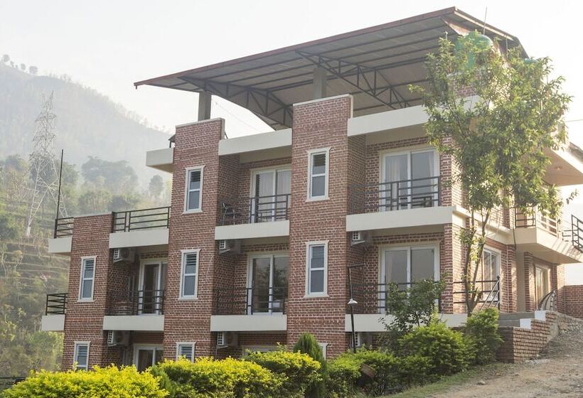 هتل Trishuli Riverside Resort