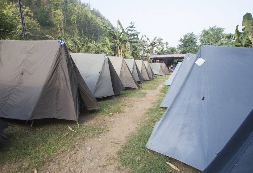 هتل Trishuli Riverside Resort