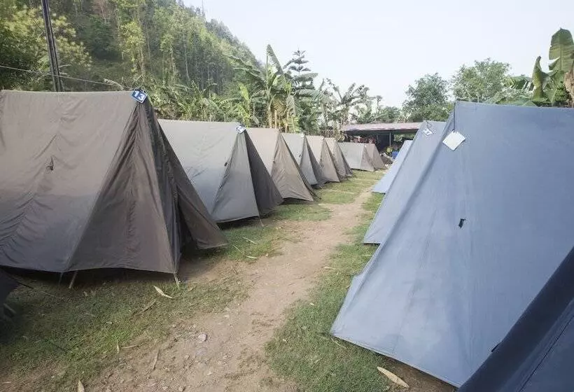 هتل Trishuli Riverside Resort