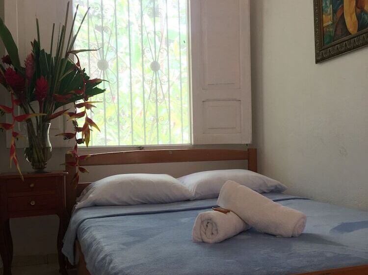 Пансион Laycafé Hostel