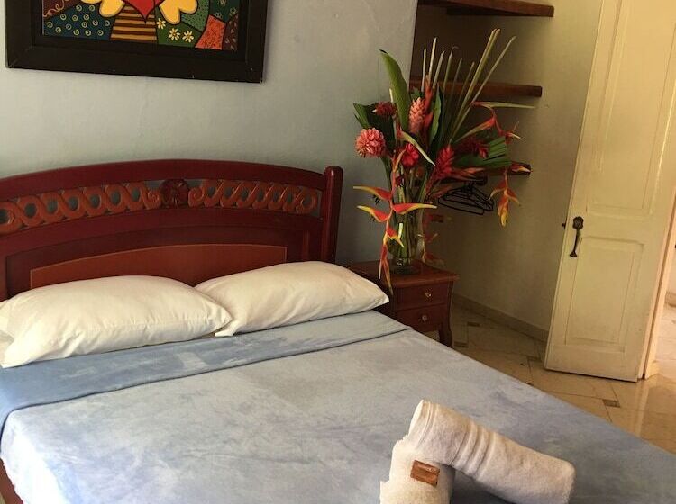 Пансион Laycafé Hostel