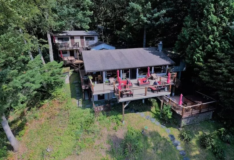 The Fraser River S Edge B&b Lodge