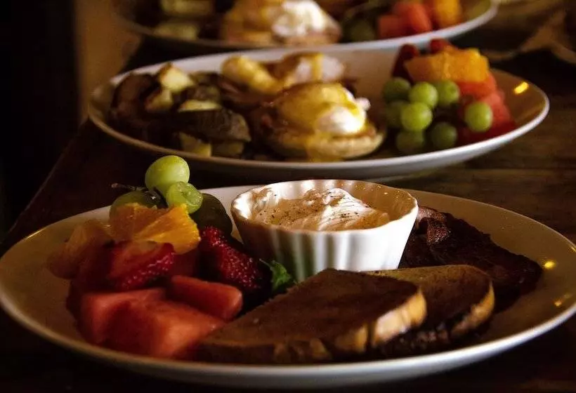 The Fraser River S Edge B&b Lodge