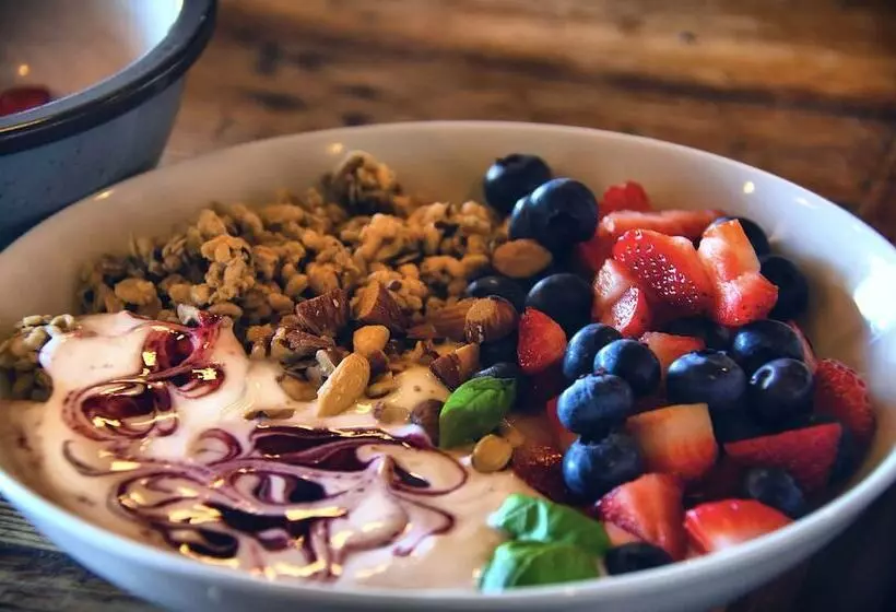 The Fraser River S Edge B&b Lodge