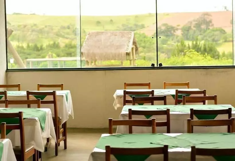 ホテル & Restaurante Parque D Anape