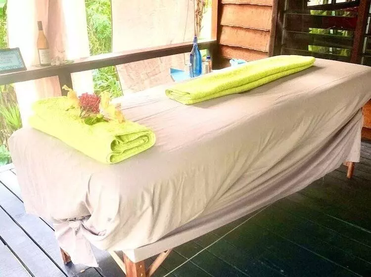 ホテル Viani Bay Resort At Dive Academy Fiji