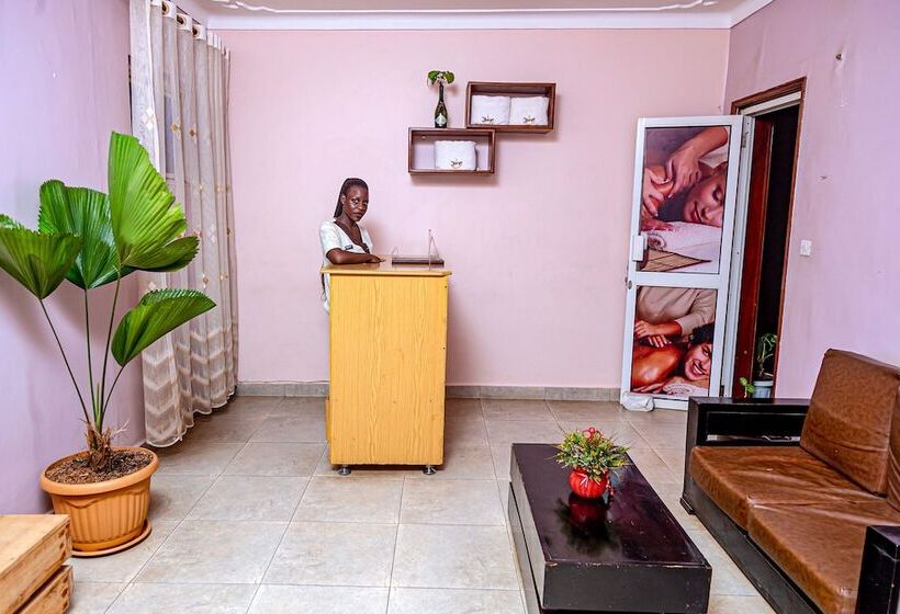 Lounge Hotel Matugga