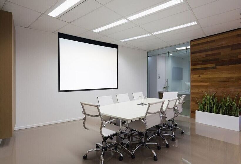 מוטל Little Hiltinns Egm