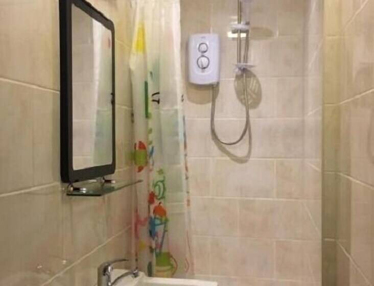 膳宿费 3 Luxury En Suite Bedrooms