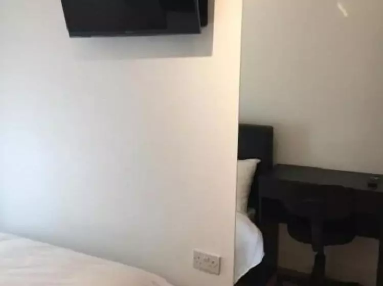 پانسیون 3 Luxury En Suite Bedrooms