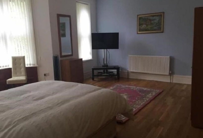 膳宿费 3 Luxury En Suite Bedrooms