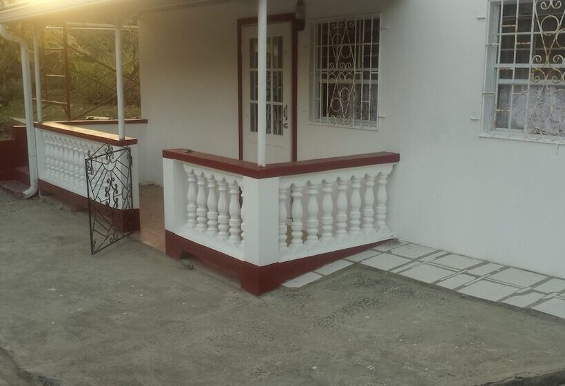 پانسیون Hillside Hideaway