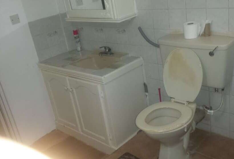 پانسیون Hillside Hideaway