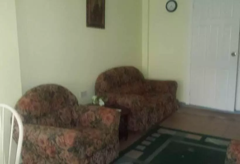 پانسیون Hillside Hideaway