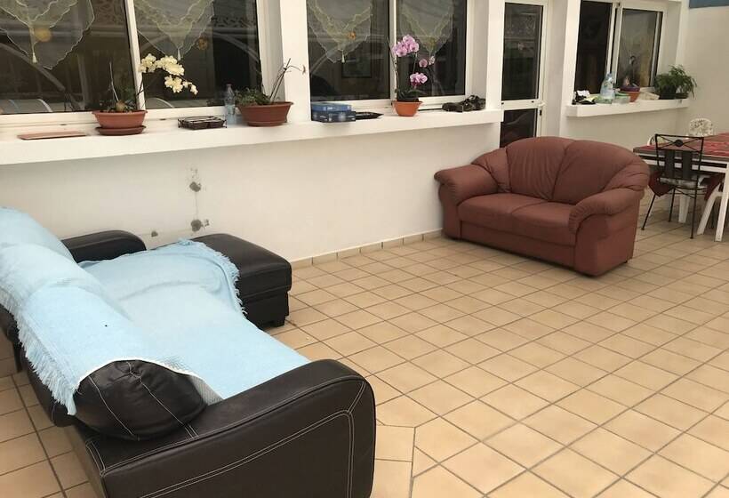 پانسیون L Escale Royale