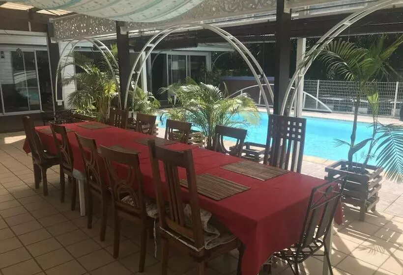 پانسیون L Escale Royale