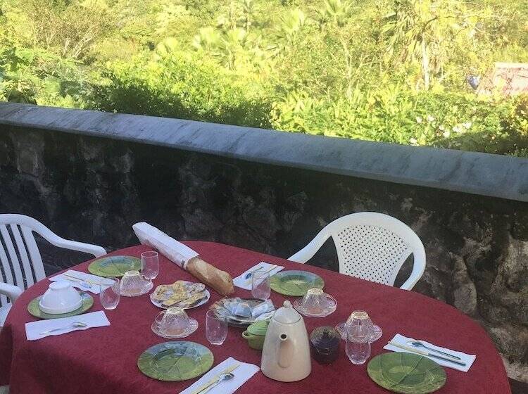 پانسیون L Escale Royale