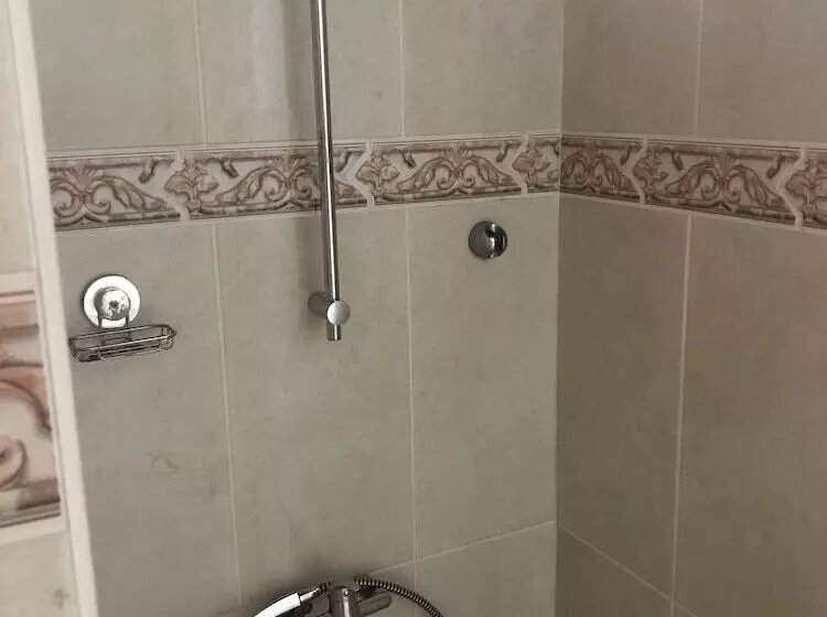 پانسیون L Escale Royale