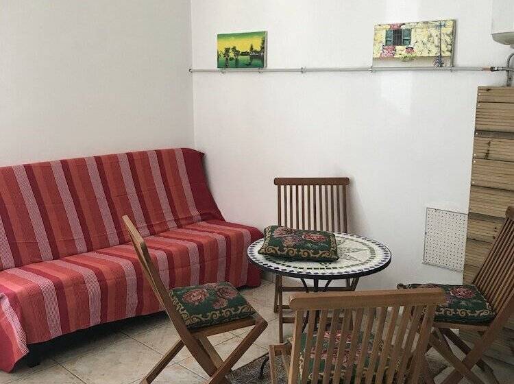 پانسیون L Escale Royale